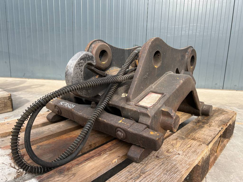 Verachtert CW30 / CW40 - ZX140 - Quick coupler for Construction machinery: picture 1 Verachtert CW30 / CW40 - ZX140 - Quick coupler for Construction machinery: picture 1