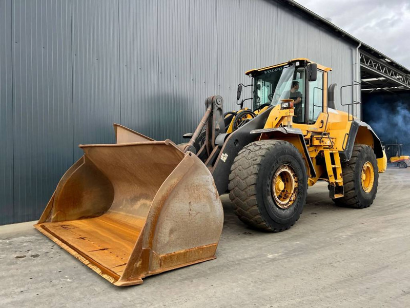 Wheel loader Volvo L180G: picture 1