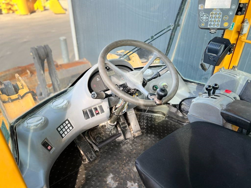 Wheel loader Volvo L60E: picture 20