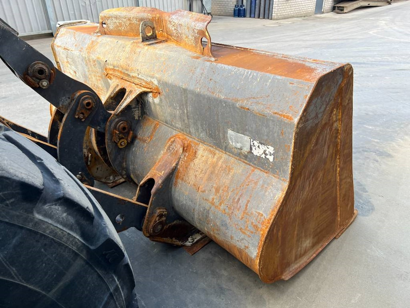 Wheel loader Volvo L60E: picture 15