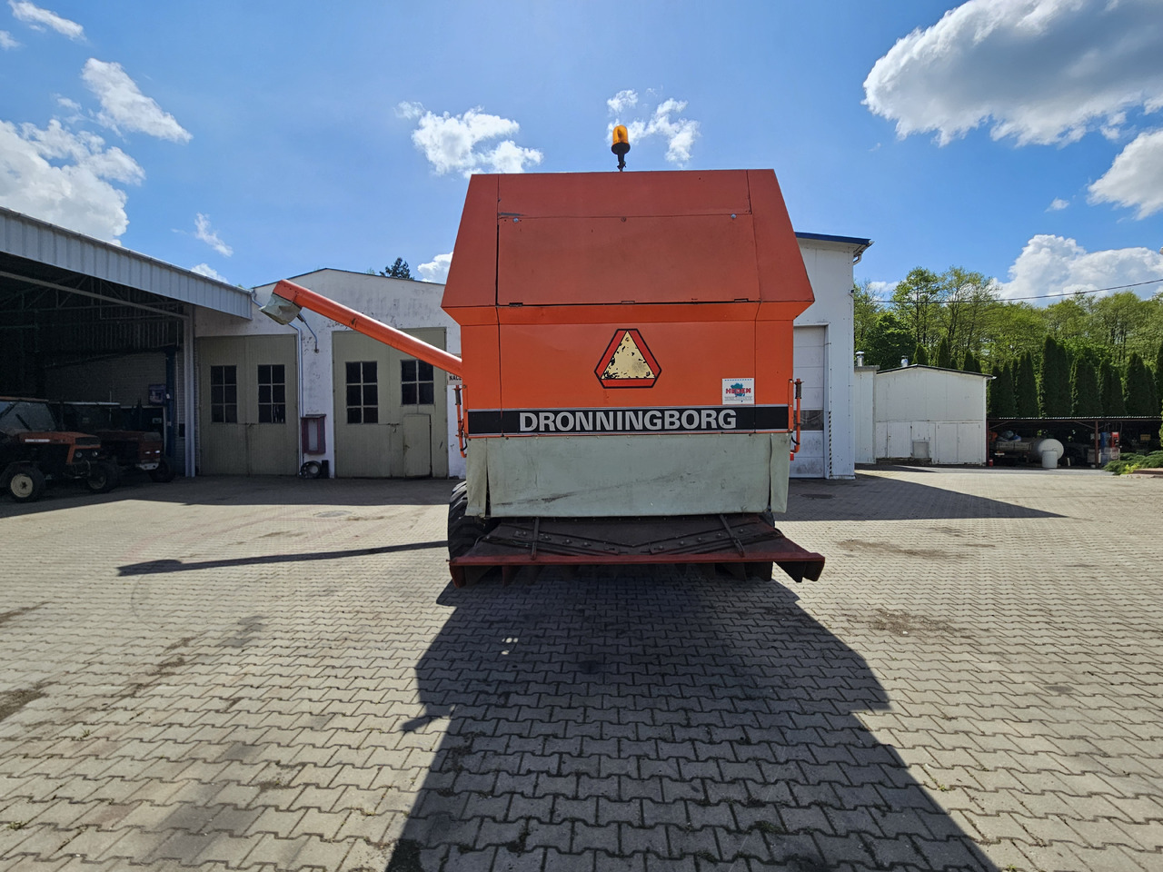 Dronningborg D9000 - Combine harvester: picture 5 Dronningborg D9000 - Combine harvester: picture 5