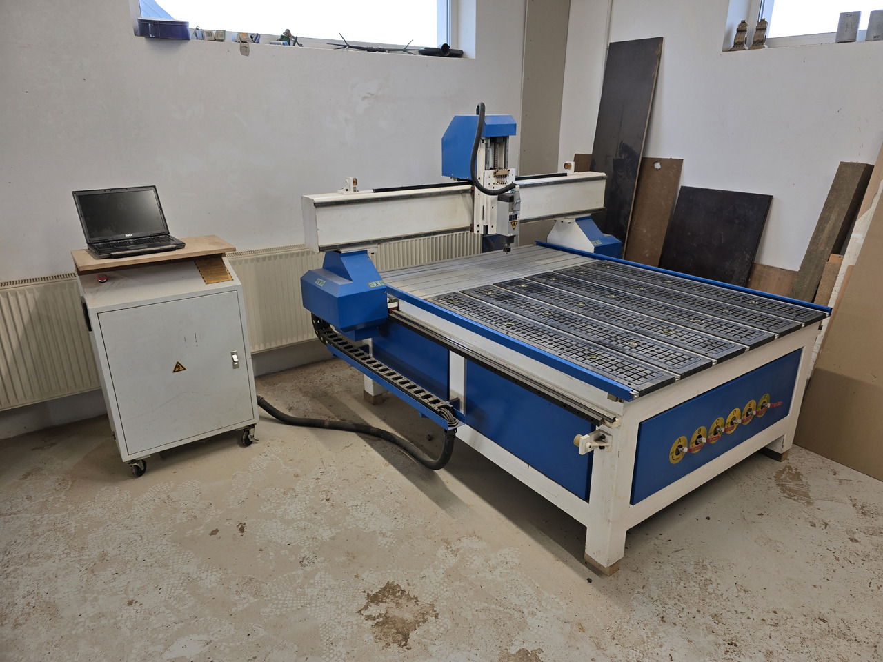 FLD1212 - Woodworking machinery: picture 1 FLD1212 - Woodworking machinery: picture 1