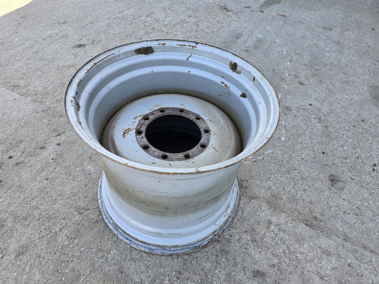 Felga do kombajnu / sieczkarni - Wheel and tire package for Agricultural machinery: picture 4 Felga do kombajnu / sieczkarni - Wheel and tire package for Agricultural machinery: picture 4