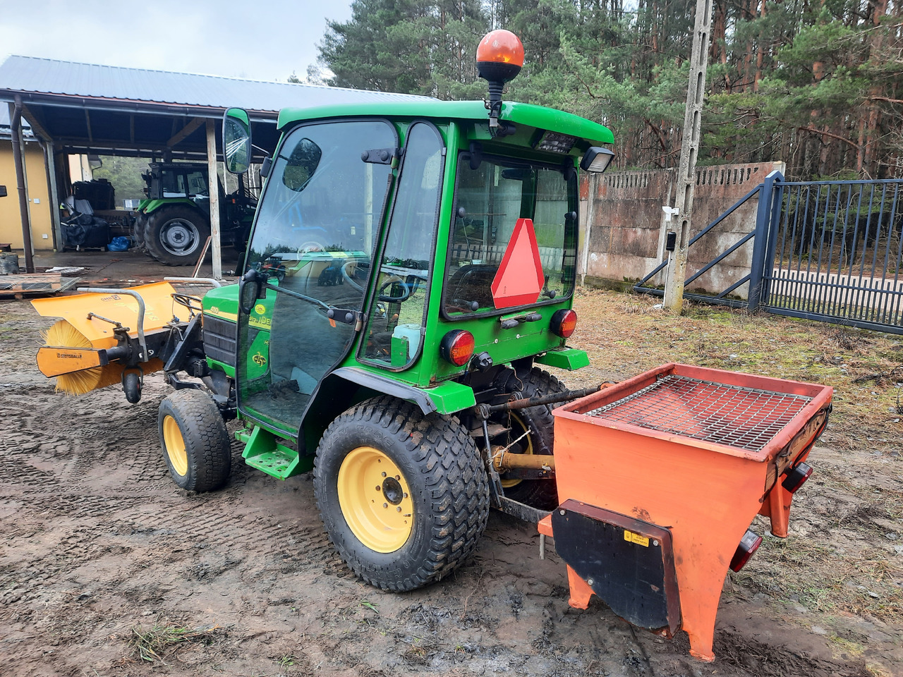 JOHN DEERE 4110 - Farm tractor: picture 4 JOHN DEERE 4110 - Farm tractor: picture 4