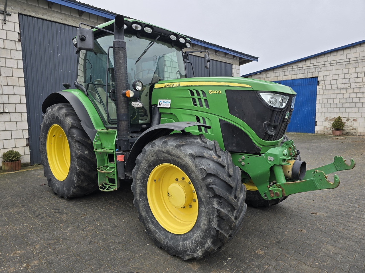 JOHN DEERE 6140R - Farm tractor: picture 3 JOHN DEERE 6140R - Farm tractor: picture 3