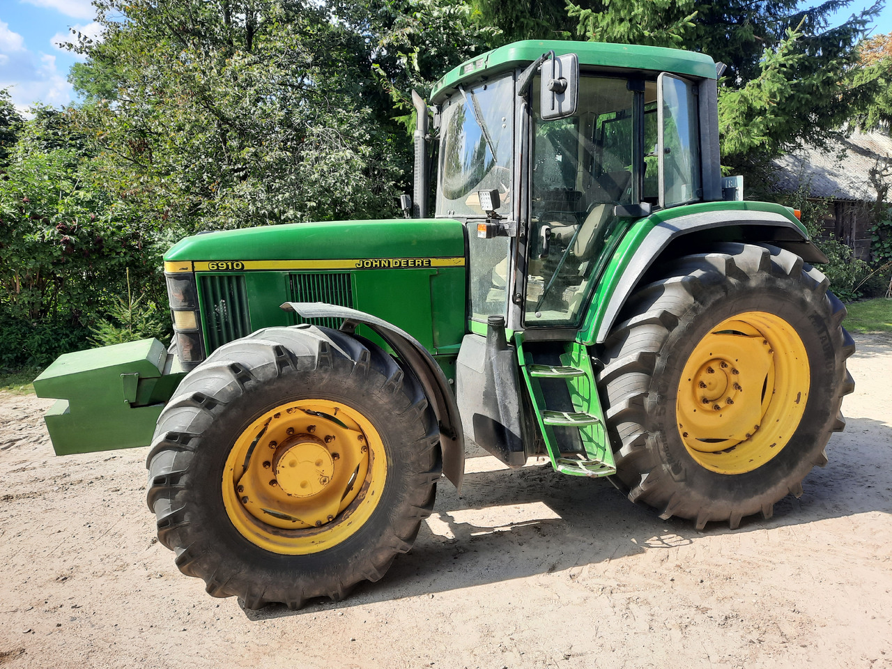 JOHN DEERE 6910 - Farm tractor: picture 4 JOHN DEERE 6910 - Farm tractor: picture 4
