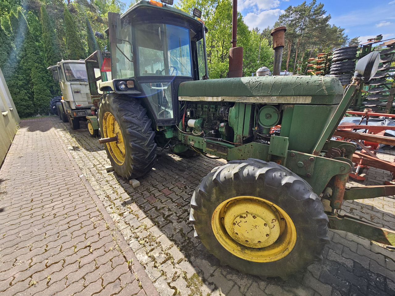 John Deere 4230 - Farm tractor: picture 5 John Deere 4230 - Farm tractor: picture 5