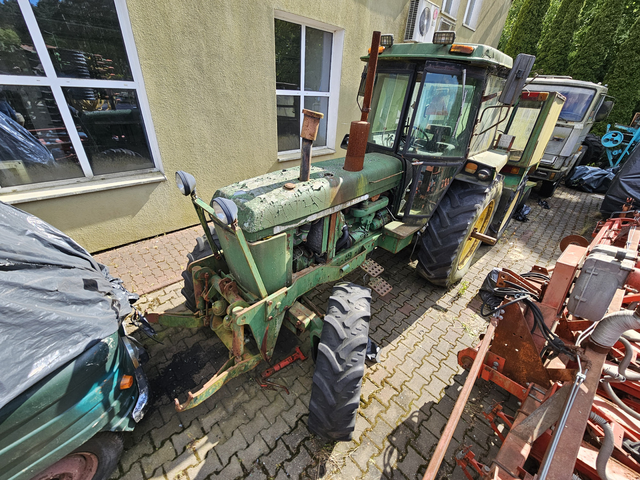 John Deere 4230 - Farm tractor: picture 2 John Deere 4230 - Farm tractor: picture 2