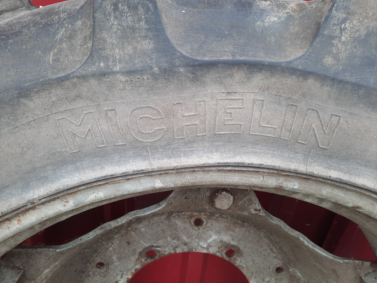 MICHELIN BIB X 9.5 R32 - Wheel and tire package: picture 4 MICHELIN BIB X 9.5 R32 - Wheel and tire package: picture 4