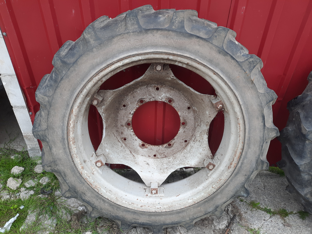 MICHELIN BIB X 9.5 R32 - Wheel and tire package: picture 3 MICHELIN BIB X 9.5 R32 - Wheel and tire package: picture 3
