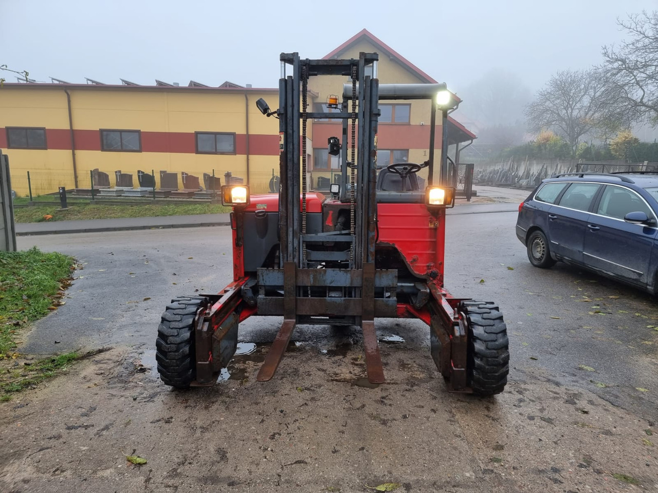 Moffett MS 20.3 - Truck mounted forklift: picture 3 Moffett MS 20.3 - Truck mounted forklift: picture 3
