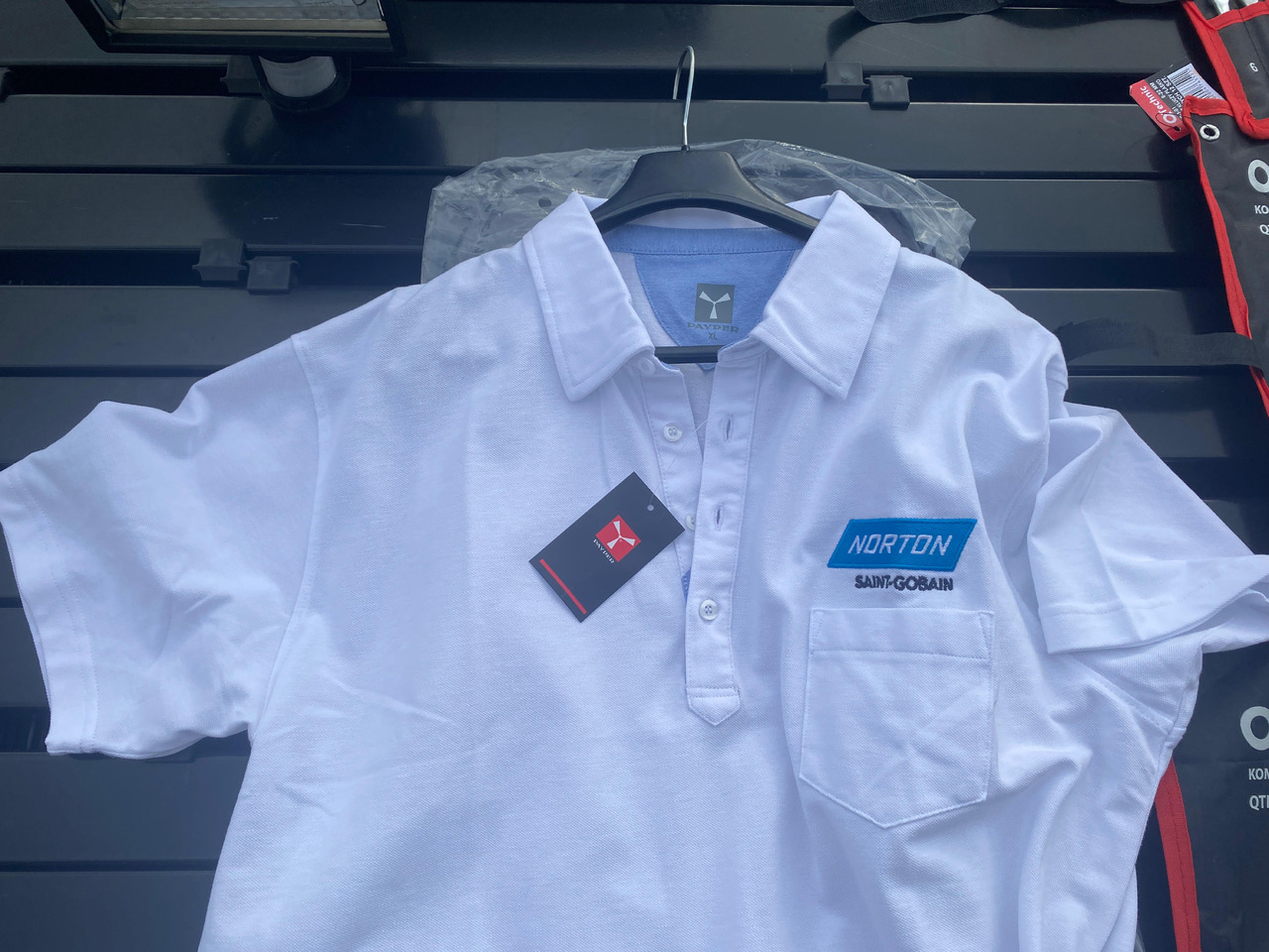 Norton, Dedra ukośnica, zestaw kluczy, lampa z czujnikiem, koszulka Polo - Garage equipment: picture 4 Norton, Dedra ukośnica, zestaw kluczy, lampa z czujnikiem, koszulka Polo - Garage equipment: picture 4