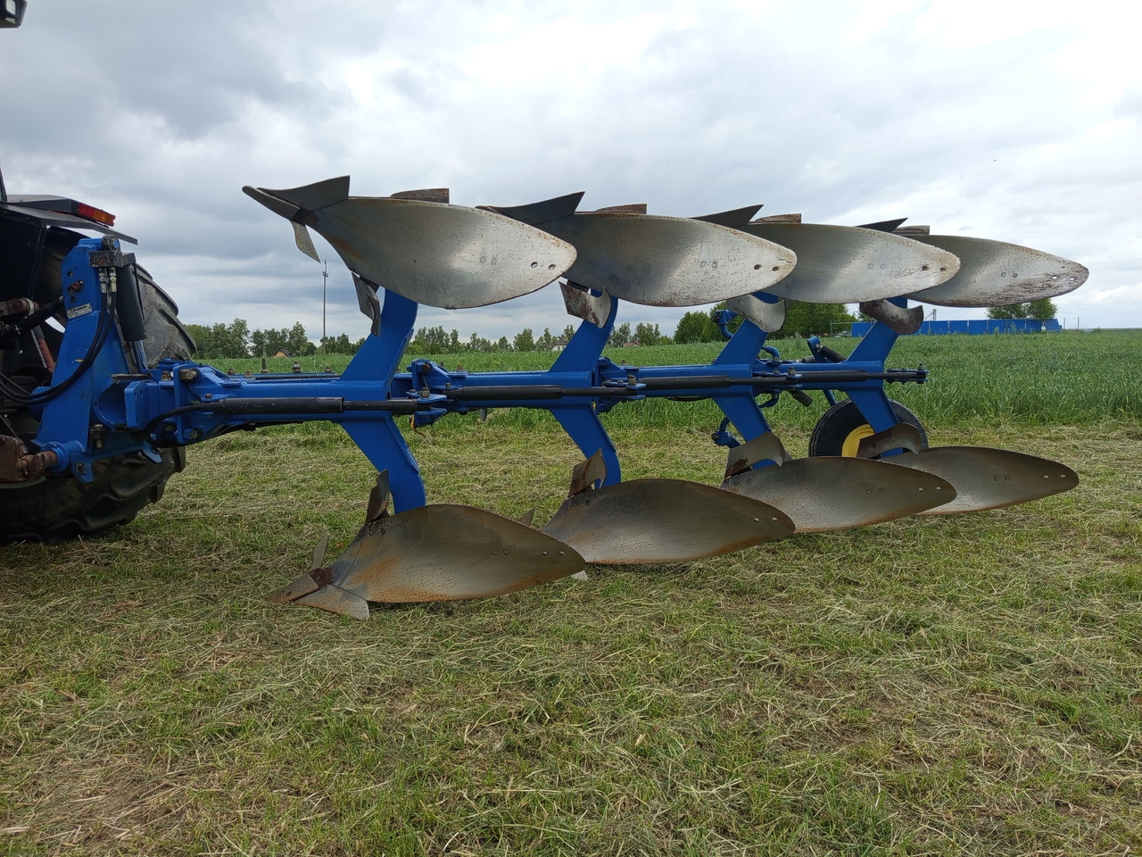 Overum CX 490H - Plough: picture 1 Overum CX 490H - Plough: picture 1