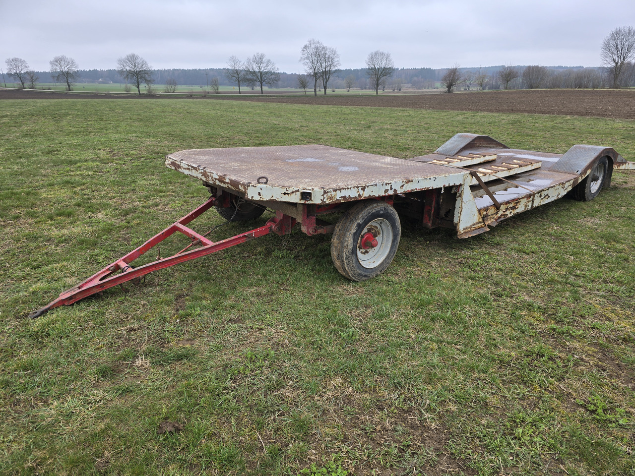 Przyczepa niskopodwoziowa - Low loader trailer: picture 2 Przyczepa niskopodwoziowa - Low loader trailer: picture 2