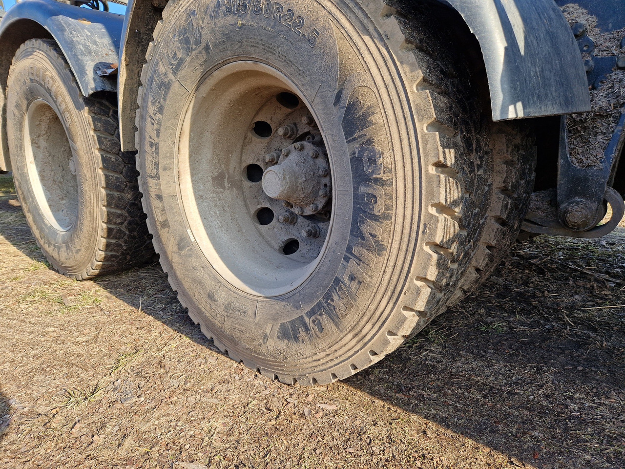 Scania R560 - Timber truck, Crane truck: picture 5 Scania R560 - Timber truck, Crane truck: picture 5