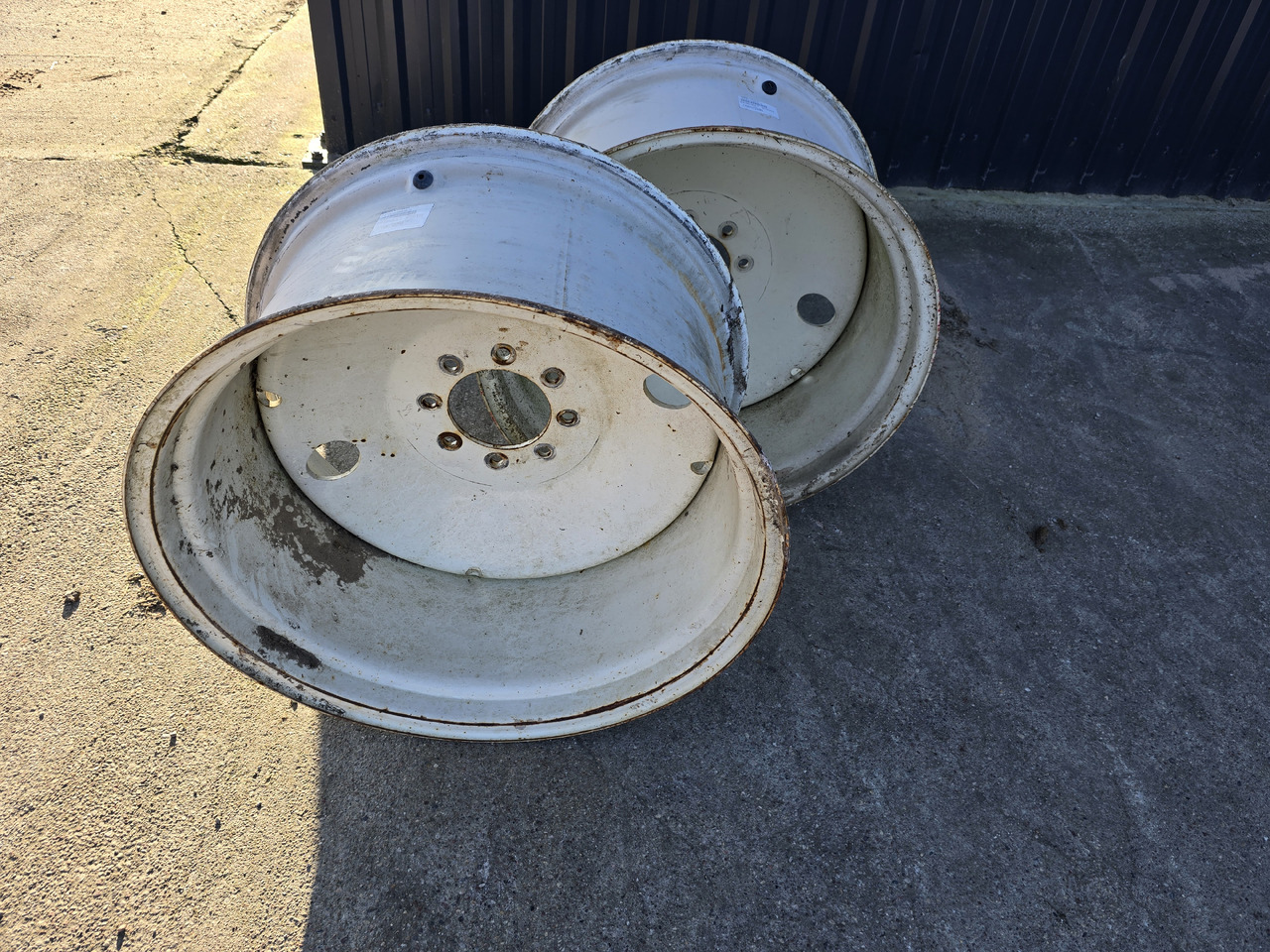 Titan W15LX28, piasta 150 mm - Wheel and tire package for Agricultural machinery: picture 1 Titan W15LX28, piasta 150 mm - Wheel and tire package for Agricultural machinery: picture 1