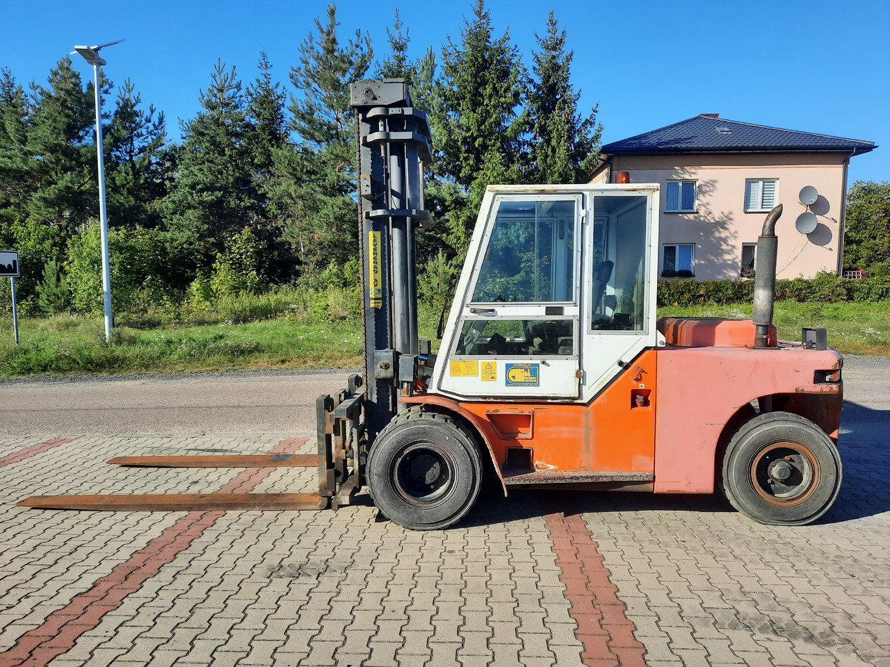 Dantruck 8009 - Diesel forklift: picture 5 Dantruck 8009 - Diesel forklift: picture 5