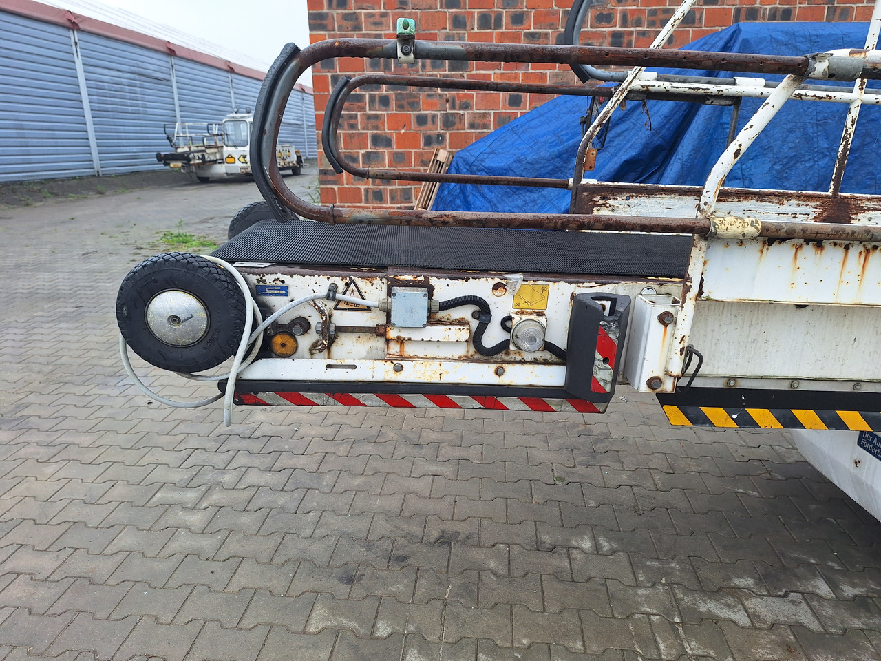 Inna MEF9 - Belt loader: picture 5 Inna MEF9 - Belt loader: picture 5