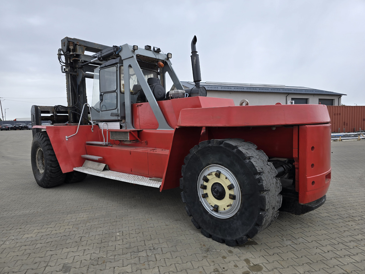 Kalmar KALMAR DCD420-12 - Container handler: picture 3 Kalmar KALMAR DCD420-12 - Container handler: picture 3