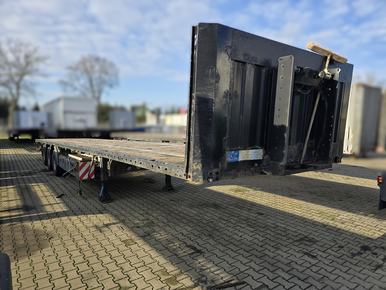 Kogel SN24 - Dropside/ Flatbed semi-trailer: picture 3 Kogel SN24 - Dropside/ Flatbed semi-trailer: picture 3