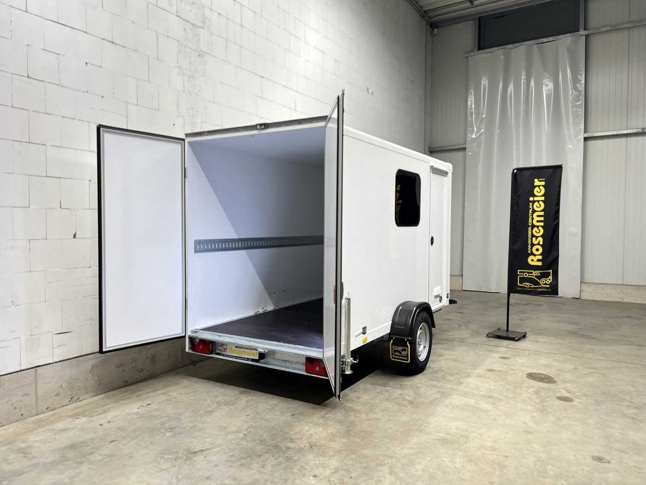 BLYSS FS1330/180HL Tür Fenster Kofferanhänger - Closed box trailer: picture 2 BLYSS FS1330/180HL Tür Fenster Kofferanhänger - Closed box trailer: picture 2