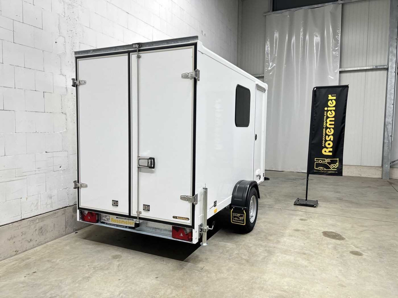 BLYSS FS1330/180HL Tür Fenster Kofferanhänger - Closed box trailer: picture 5 BLYSS FS1330/180HL Tür Fenster Kofferanhänger - Closed box trailer: picture 5