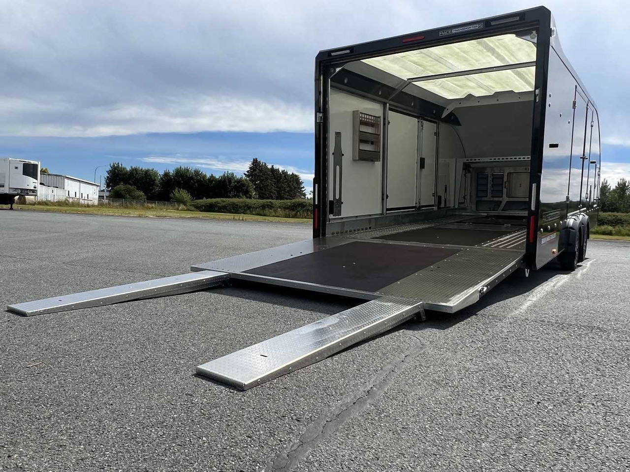 New Autotransporter trailer BRIAN_JAMES Race Transporter 5 Autotransporter geschlossen: picture 9
