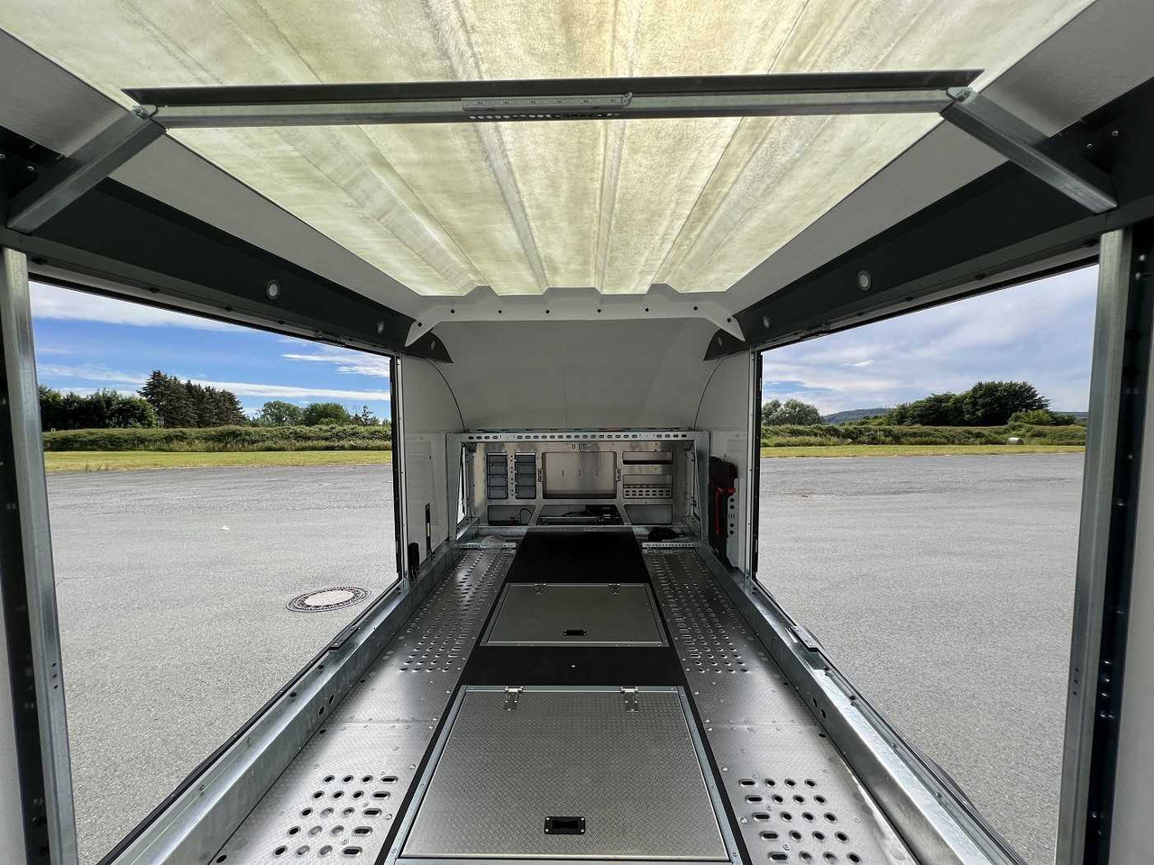 New Autotransporter trailer BRIAN_JAMES Race Transporter 5 Autotransporter geschlossen: picture 22