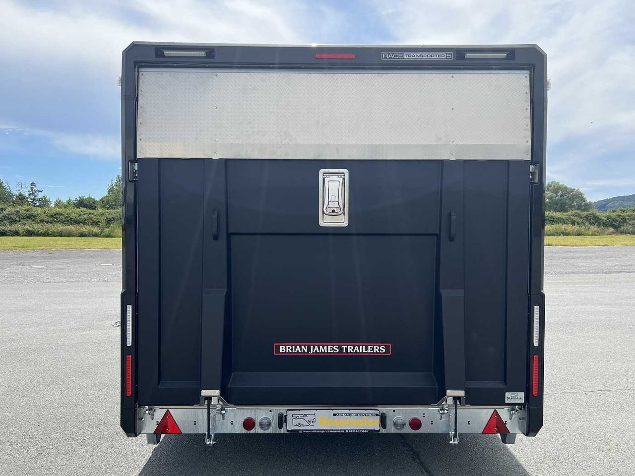 New Autotransporter trailer BRIAN_JAMES Race Transporter 5 Autotransporter geschlossen: picture 8