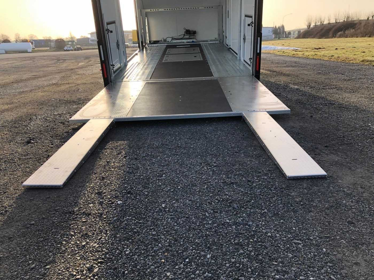 New Autotransporter trailer BRIAN_JAMES Race Transporter 6 3-Achser Autotransporter gesc: picture 9