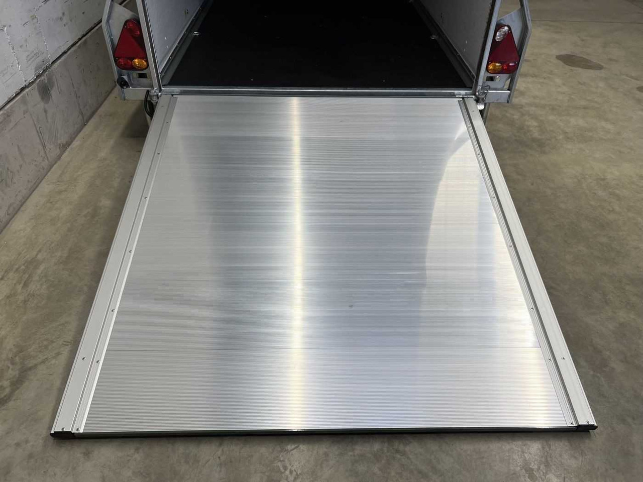 CHEVAL LIBERTE Cargo 1300.02 Alu-Felgen Kofferanhänger - Closed box trailer: picture 3 CHEVAL LIBERTE Cargo 1300.02 Alu-Felgen Kofferanhänger - Closed box trailer: picture 3