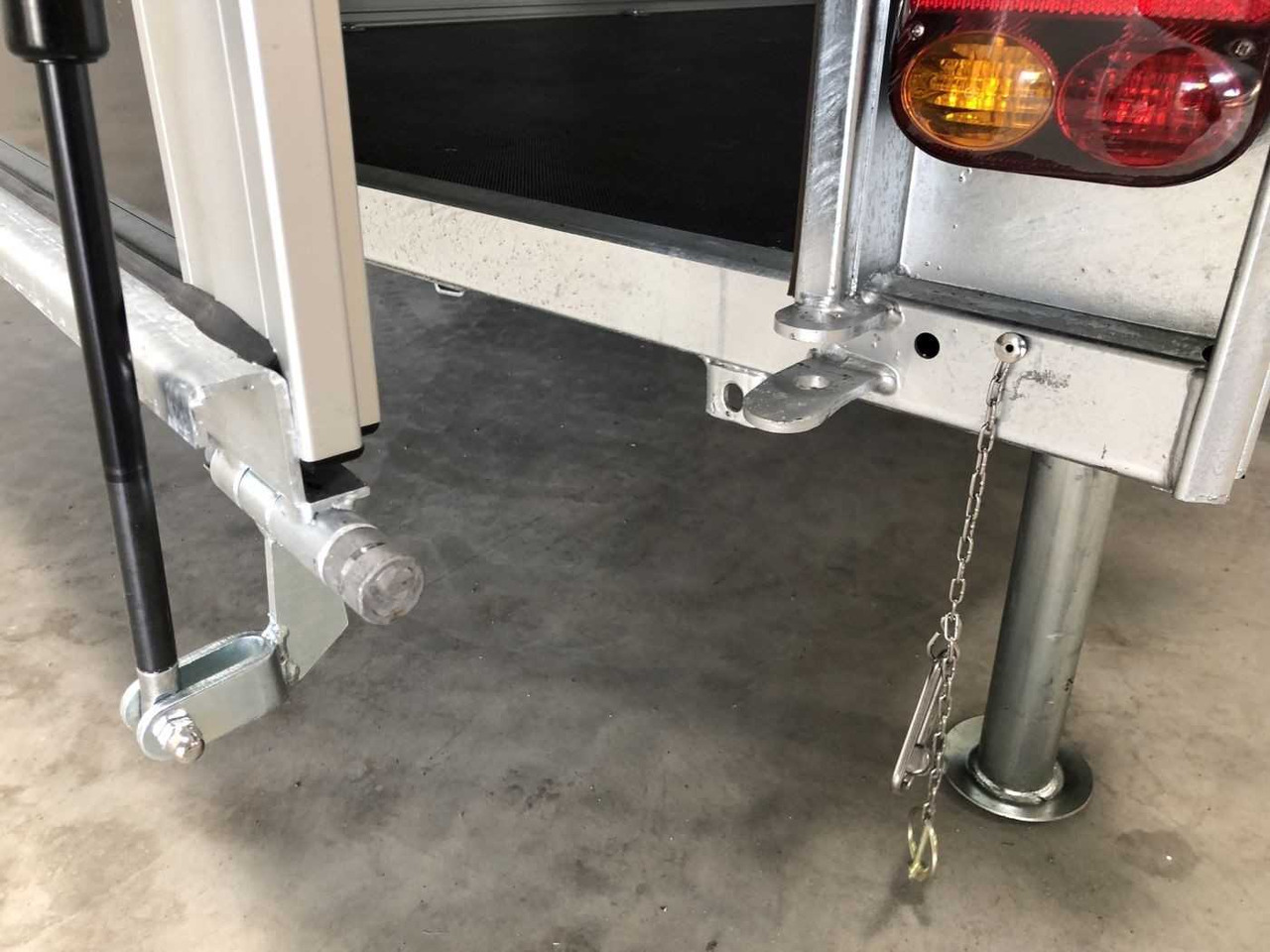 Leasing of CHEVAL LIBERTE DEBON C300 Roadster Kofferanhänger CHEVAL LIBERTE DEBON C300 Roadster Kofferanhänger: picture 16