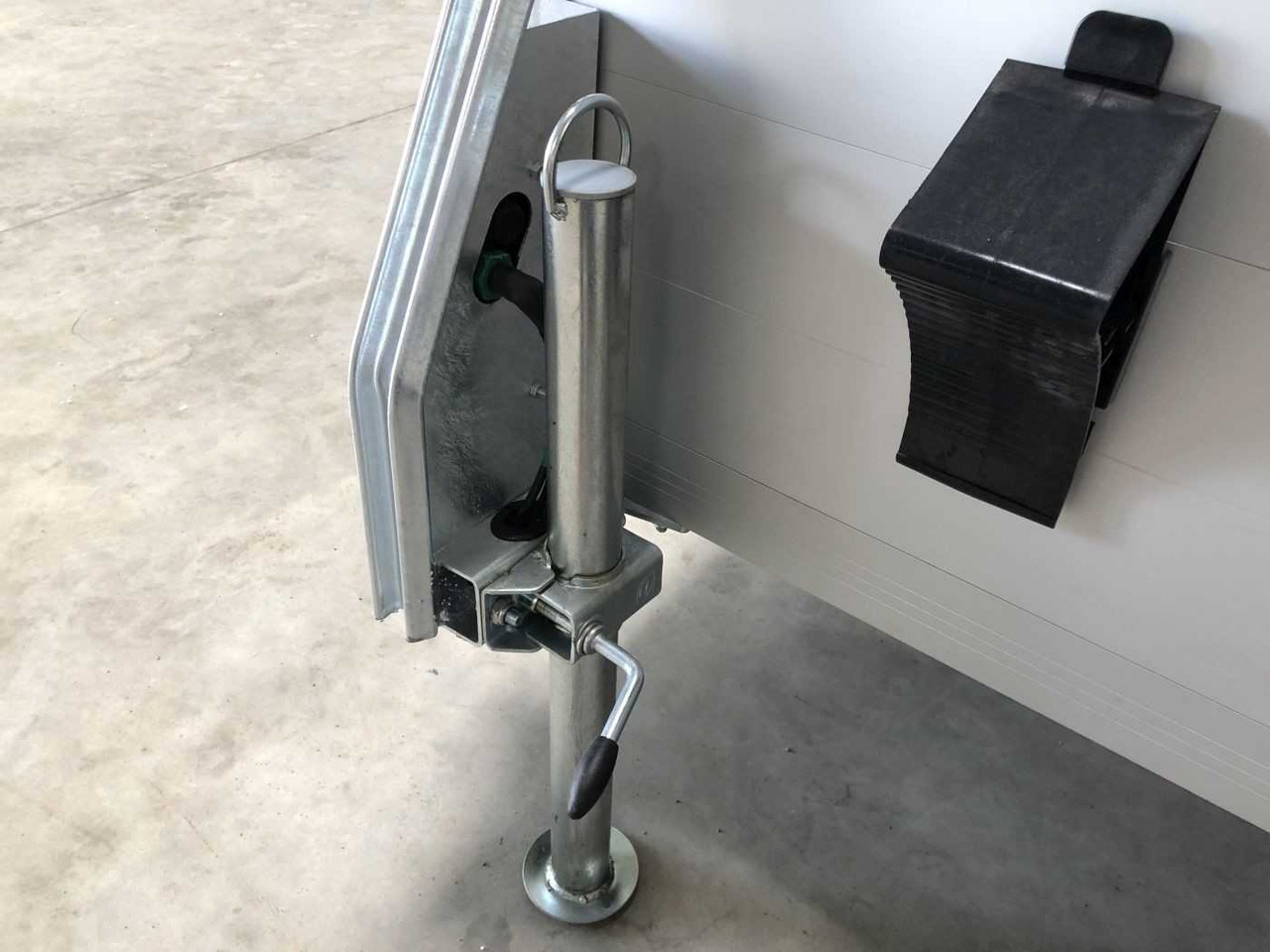 Leasing of CHEVAL LIBERTE DEBON C300 Roadster Kofferanhänger CHEVAL LIBERTE DEBON C300 Roadster Kofferanhänger: picture 18