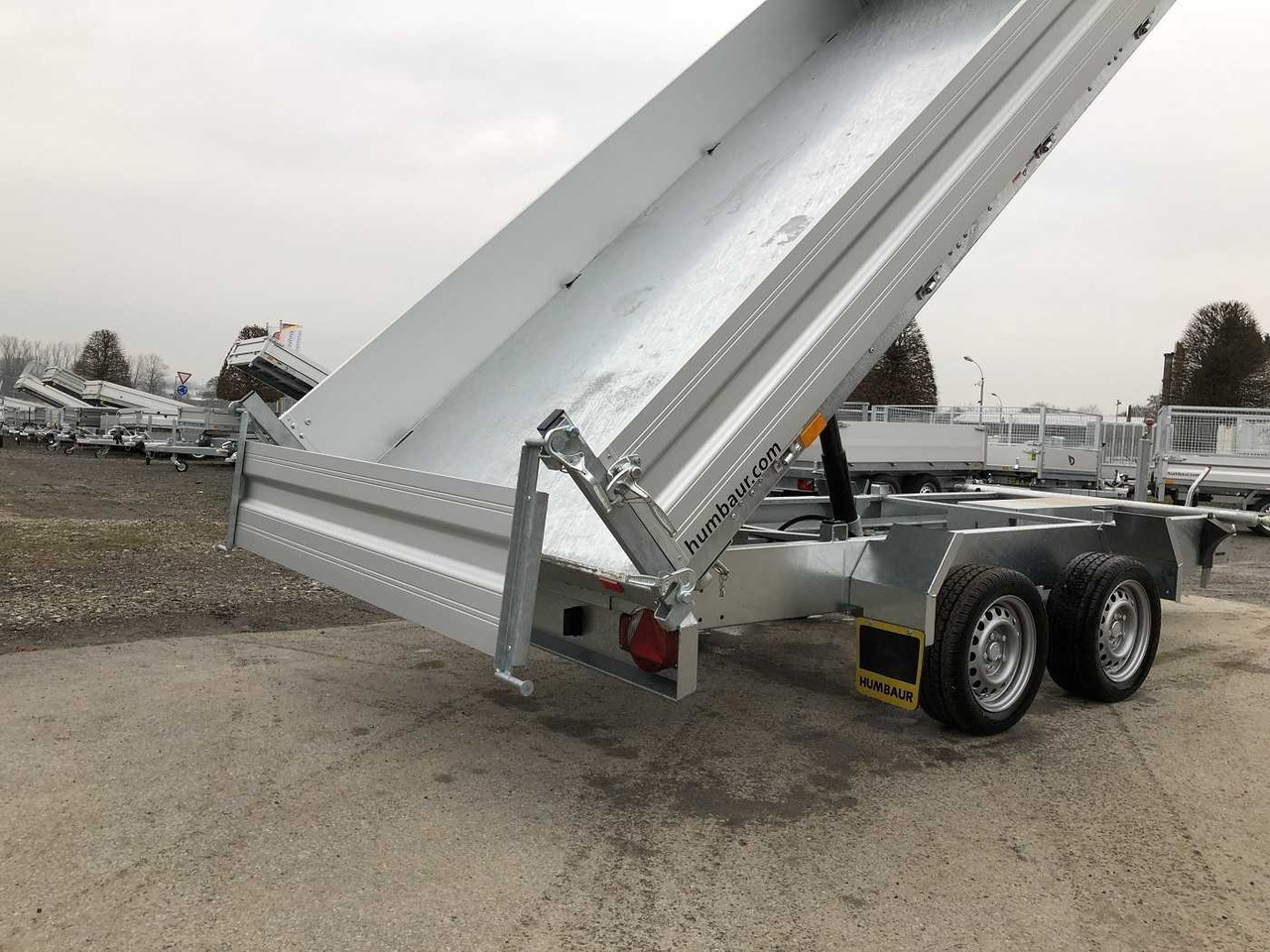 HUMBAUR HTK 3500.37 Dreiseitenkipper - Tipper trailer: picture 3 HUMBAUR HTK 3500.37 Dreiseitenkipper - Tipper trailer: picture 3