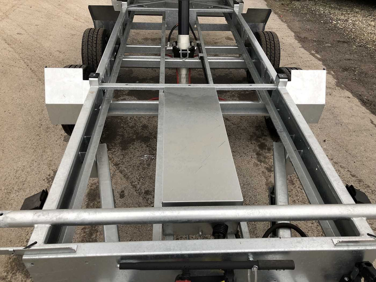 HUMBAUR HTK 3500.37 Dreiseitenkipper - Tipper trailer: picture 5 HUMBAUR HTK 3500.37 Dreiseitenkipper - Tipper trailer: picture 5