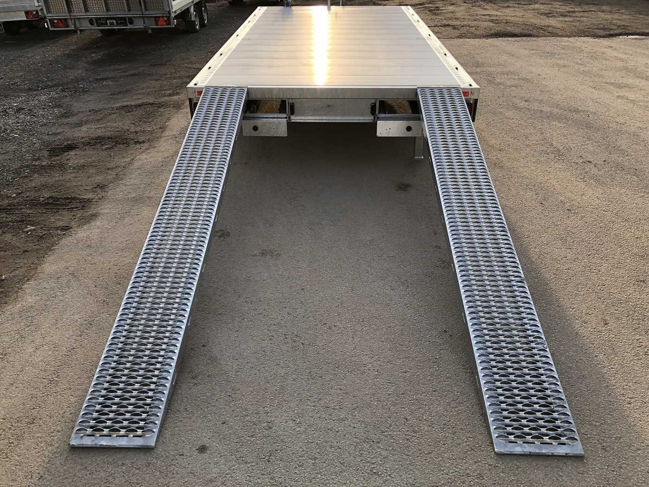 HUMBAUR Universal 3500 Aluboden Universaltransporter - Autotransporter trailer: picture 4 HUMBAUR Universal 3500 Aluboden Universaltransporter - Autotransporter trailer: picture 4