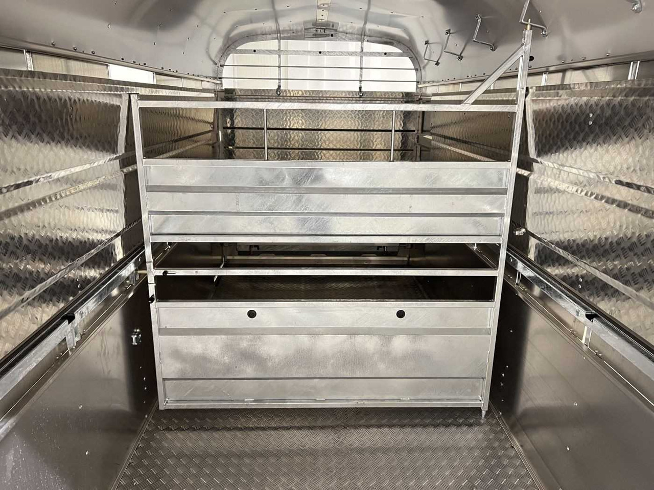 New Livestock trailer NUGENT L4318H-H-SD Viehanhänger: picture 16 New Livestock trailer NUGENT L4318H-H-SD Viehanhänger: picture 16