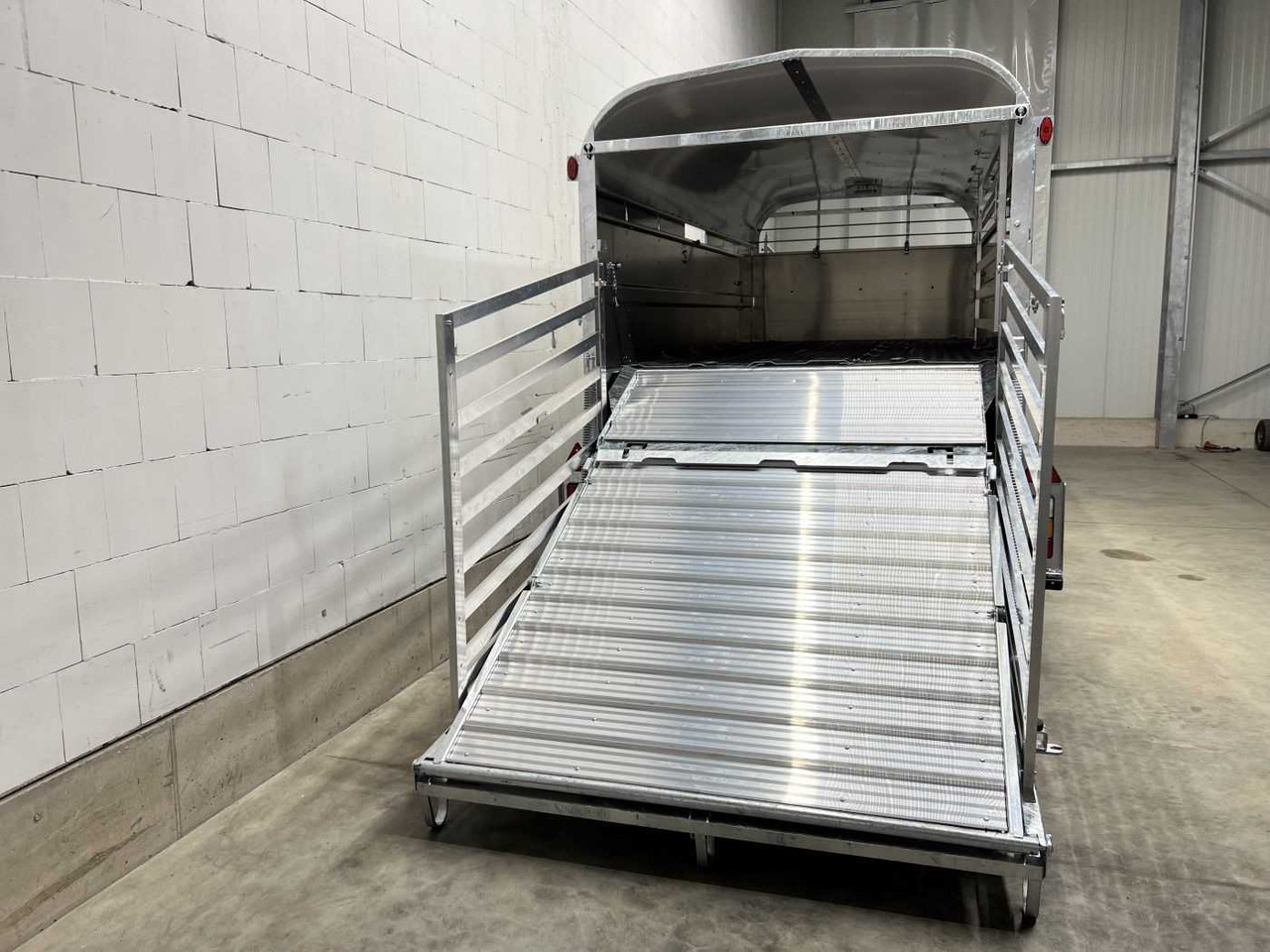 New Livestock trailer NUGENT L4318H-H-SD Viehanhänger: picture 6 New Livestock trailer NUGENT L4318H-H-SD Viehanhänger: picture 6