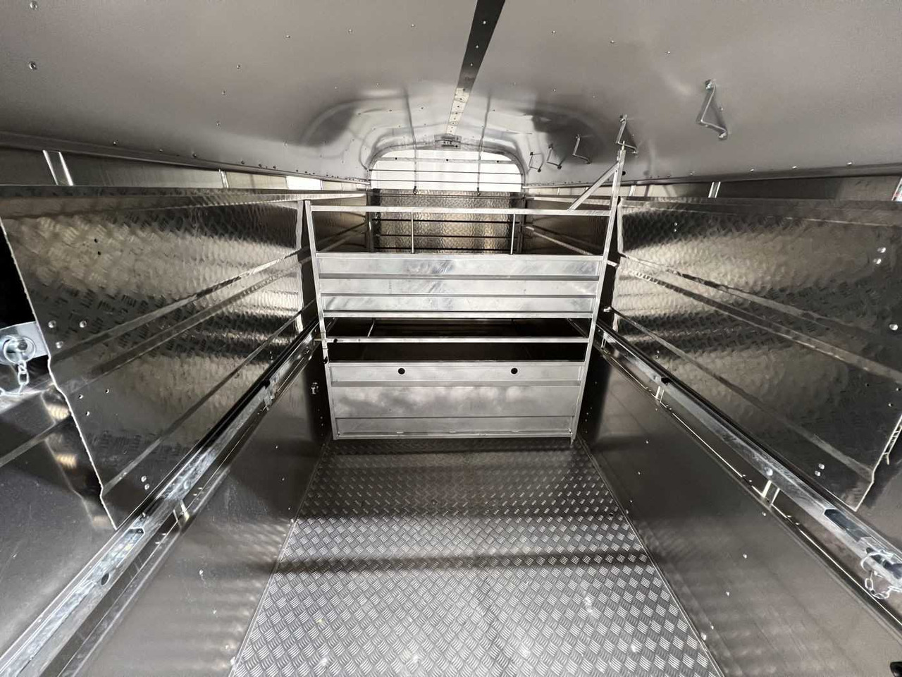 New Livestock trailer NUGENT L4318H-H-SD Viehanhänger: picture 15 New Livestock trailer NUGENT L4318H-H-SD Viehanhänger: picture 15