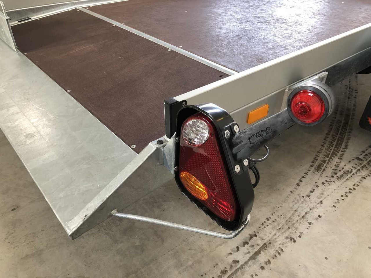 New Motorcycle trailer VEZEKO Husky FB 13.28 Absenker: picture 11