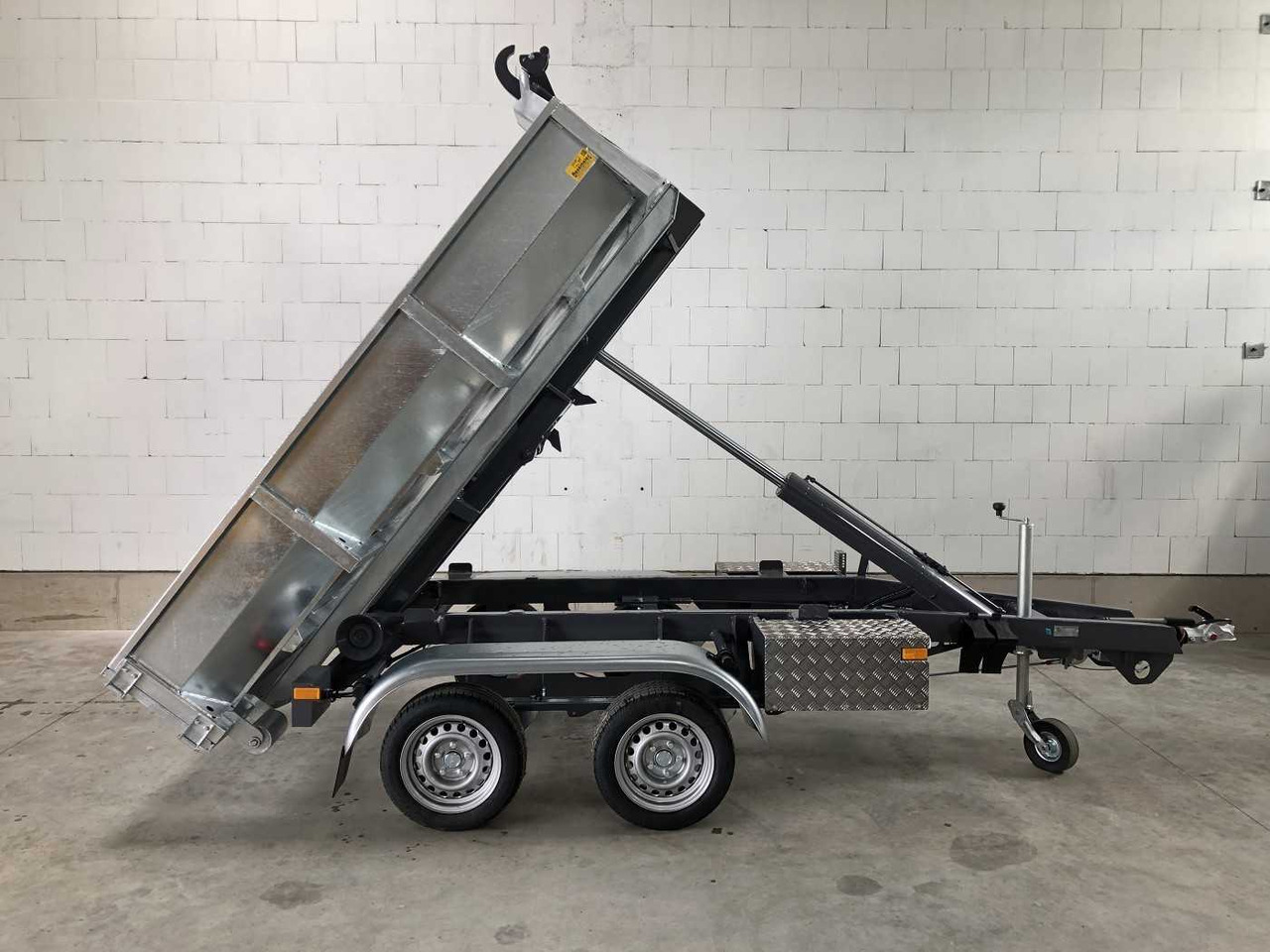 VEZEKO Konos 35 Mulde 400 Muldenkipper - Roll-off/ Skip trailer: picture 5 VEZEKO Konos 35 Mulde 400 Muldenkipper - Roll-off/ Skip trailer: picture 5