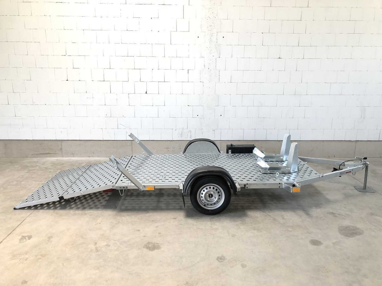 VEZEKO Motovan B 08+Box Motorradanhänger - Motorcycle trailer: picture 2 VEZEKO Motovan B 08+Box Motorradanhänger - Motorcycle trailer: picture 2