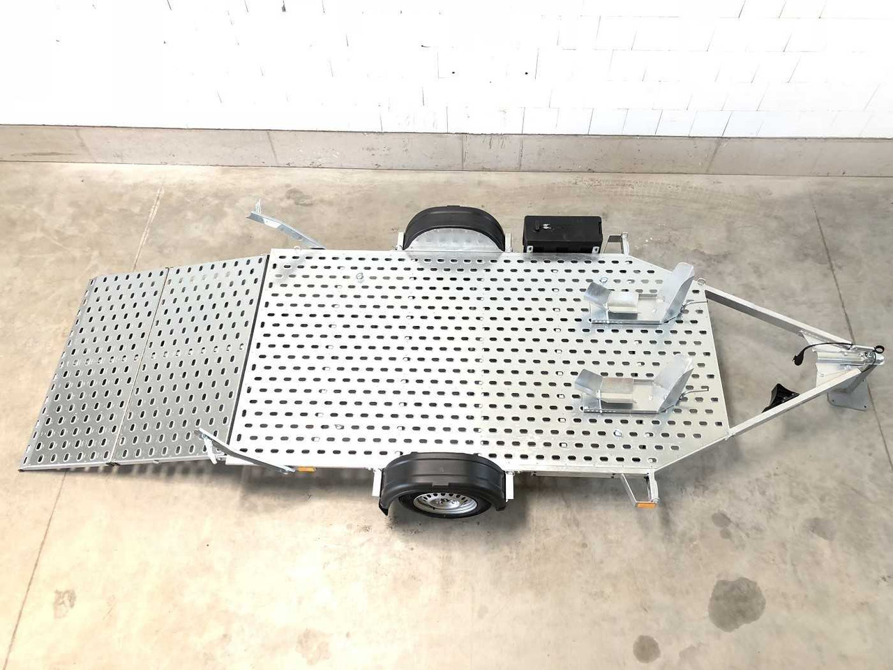 VEZEKO Motovan B 08+Box Motorradanhänger - Motorcycle trailer: picture 1 VEZEKO Motovan B 08+Box Motorradanhänger - Motorcycle trailer: picture 1
