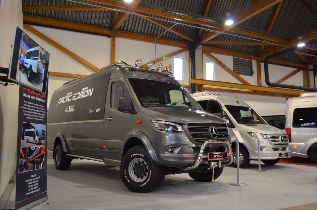 MERCEDES-BENZ Sprinter 519 4x4 high and low drive - Minibus, People carrier: picture 2 MERCEDES-BENZ Sprinter 519 4x4 high and low drive - Minibus, People carrier: picture 2