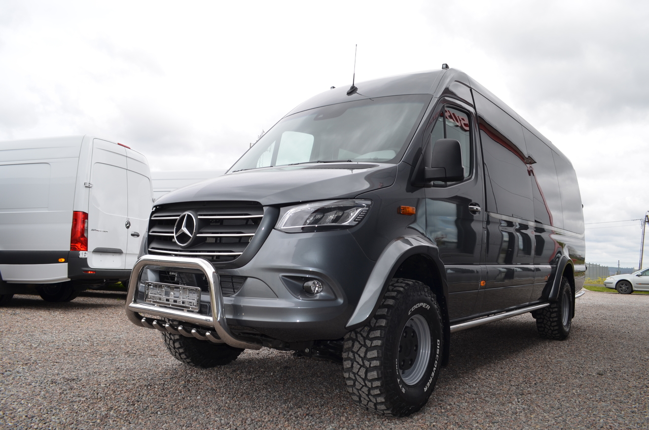 MERCEDES-BENZ Sprinter 519 4x4 high and low drive - Minibus, People carrier: picture 1 MERCEDES-BENZ Sprinter 519 4x4 high and low drive - Minibus, People carrier: picture 1