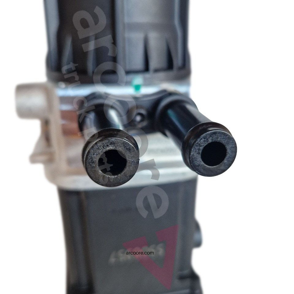 DAF 5506957 - AdBlue tank: picture 2 DAF 5506957 - AdBlue tank: picture 2