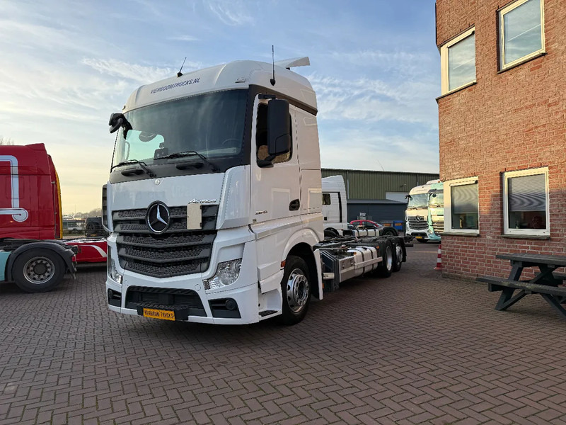 Mercedes-Benz Actros Actros 2542LL 6X2 BDF / ACC / AHK/ 678TKM / SMART TACHO / NL TRUCK - Container transporter/ Swap body truck: picture 2 Mercedes-Benz Actros Actros 2542LL 6X2 BDF / ACC / AHK/ 678TKM / SMART TACHO / NL TRUCK - Container transporter/ Swap body truck: picture 2