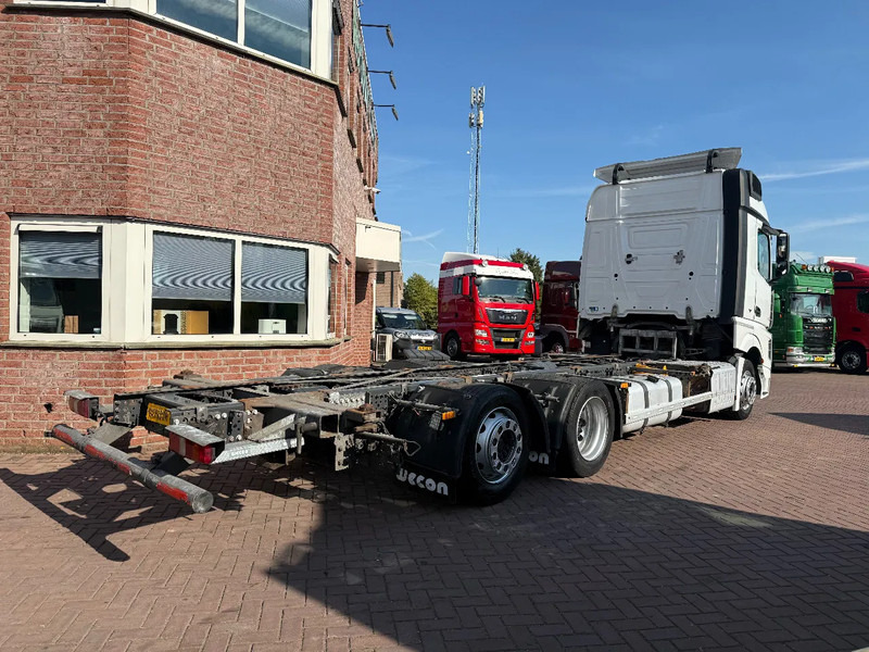 Mercedes-Benz Actros Actros 2542LL 6X2 BDF / ACC / AHK/ TUV 8-2026 / NL TRUCK - Container transporter/ Swap body truck: picture 4 Mercedes-Benz Actros Actros 2542LL 6X2 BDF / ACC / AHK/ TUV 8-2026 / NL TRUCK - Container transporter/ Swap body truck: picture 4