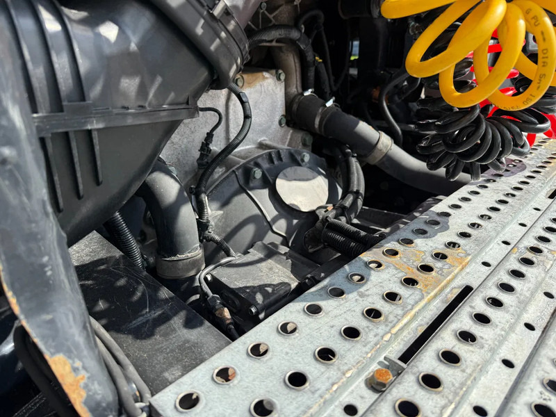 Tractor unit MAN TGX TGX 18.460 4X2 LLS-U *Retarder*558tkm*ACC* Holland Truck: picture 12 Tractor unit MAN TGX TGX 18.460 4X2 LLS-U *Retarder*558tkm*ACC* Holland Truck: picture 12