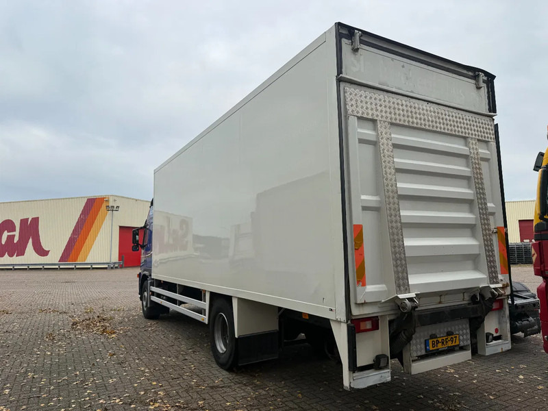 Volvo FM9-260 4X2 / Schaltgetriebe / Koffer mit Ladebordwand / Schaltgetriebe / Euro3 - Box truck: picture 5 Volvo FM9-260 4X2 / Schaltgetriebe / Koffer mit Ladebordwand / Schaltgetriebe / Euro3 - Box truck: picture 5